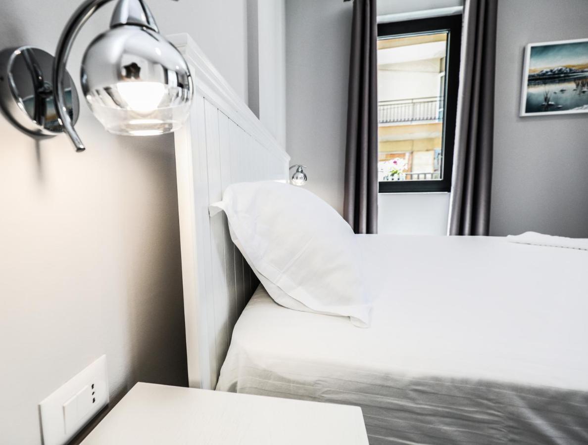 Hotel Peroni Korça Kültér fotó