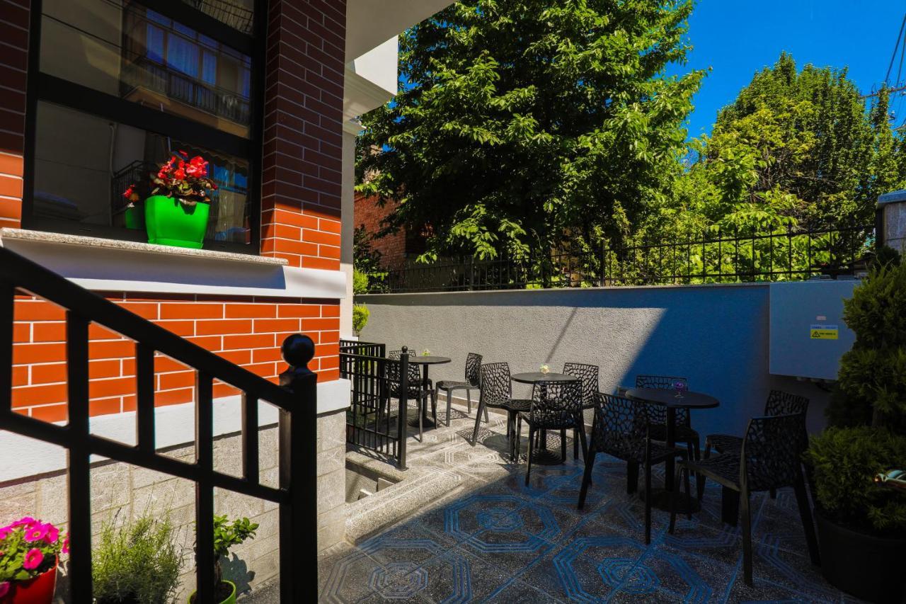 Hotel Peroni Korça Kültér fotó