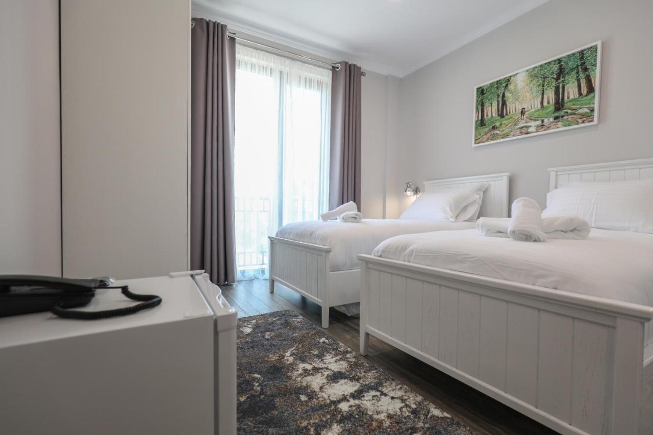 Hotel Peroni Korça Kültér fotó