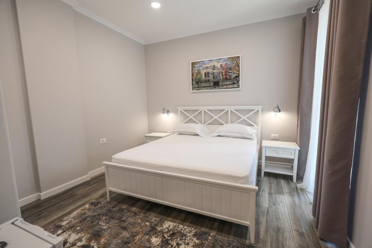 Hotel Peroni Korça Kültér fotó