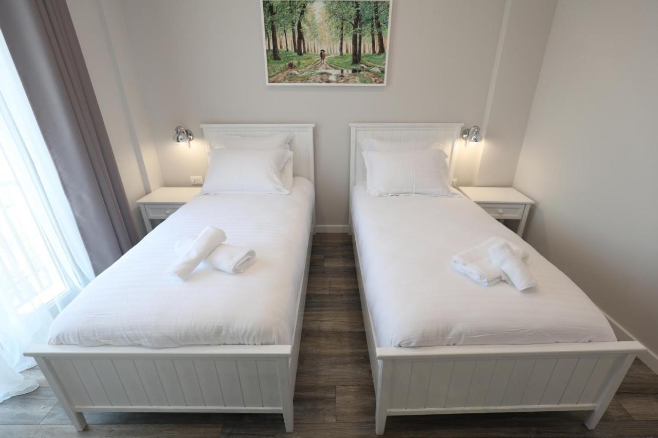 Hotel Peroni Korça Kültér fotó